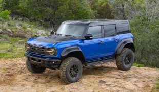 Спортивный модельный ряд 2024 Ford Bronco стал дешевле, а Bronco  в черной оболочке наконец-то дебютировал!