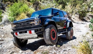 Производство Ford Bronco сократилось в январе, а Ford Transit Custom стал "европейским super duty"