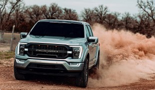 Ford F-150 Raptor получит апгрейд мощности двигателя.