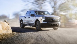 Ford F-150 Lightning дешевле льда за пять лет? А производство Super Duty увеличилось в марте.