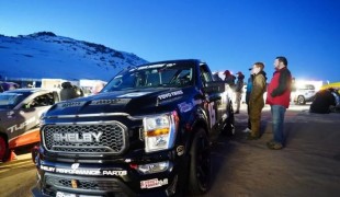 Ford F-150 Raptor 2024 без камуфляжа, и его сородич Shelby F-150 Super Snake