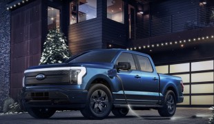 Последние известия о Ford F-150 Lightning, Ford Transit победил в премии Parkers 2024 как лучший большой фургон