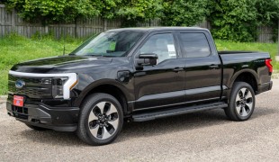 Дальность пробега Ford F-150 Lightning, и средний ежемесячный платеж