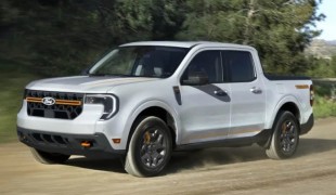 Маржа гибридного F-150 выше, чем у бензинового, а  Ford Maverick EcoBoost по мощности соответствует пикапу 2024 года