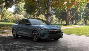 Новинка от Ford Mustang Mach-E, а также Ford Mustang GT3 в преддверии презентации