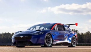 Официально представлен прототип Ford Mustang Mach-E Nascar!