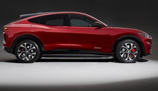 Электрический Ford Mustang Mach-E – стиль, мощность и свобода