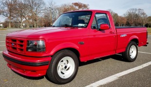 Ford F-150 SVT 1994 года выпуска на аукционе