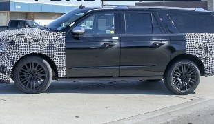 Новые фотографии Ford Expedition 2022 года