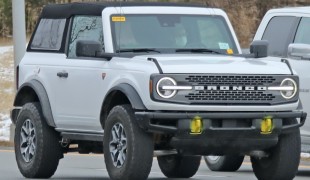 Ford Bronco Soft Top 2021 года без проводки для задней электроники