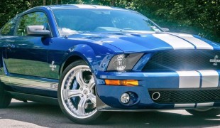 Почти новый Ford Mustang Shelby GT500 2007 года на аукционе