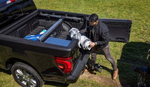 Испытание задней двери Ford F-150 pro access, а торговая марка Supervan прекратит свое существование