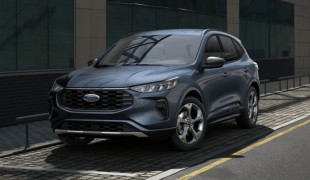 Ford Escape 2023 года с цветом Vapor Blue, а Ford EV будет иметь запас хода 350 миль