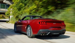 Отзыв приборной панели Ford Mustang по всему миру, и новости о предстоящем пикапе Ford EV