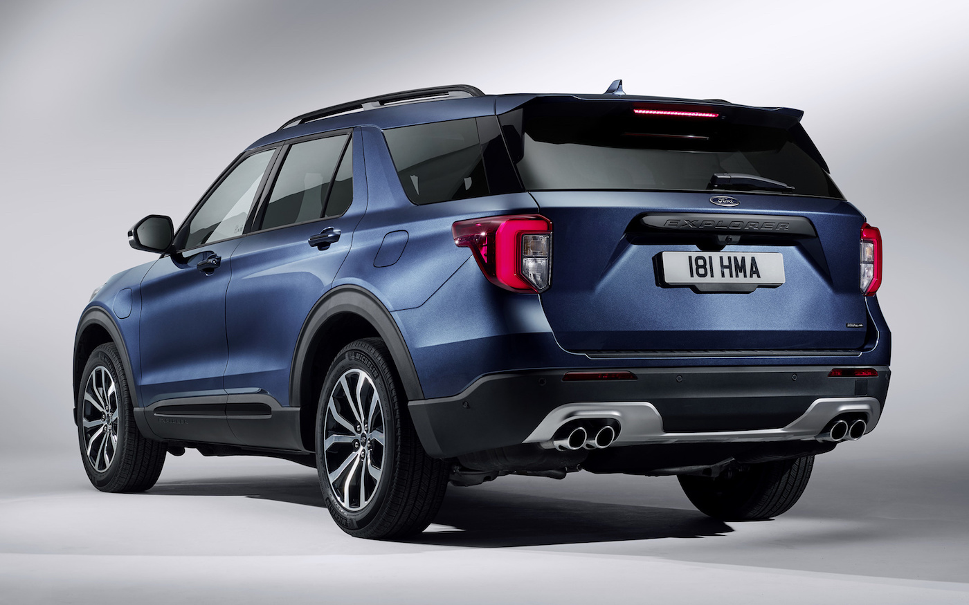 Мировая премьера Ford Explorer Plug-In Hybrid фото 2 - превью
