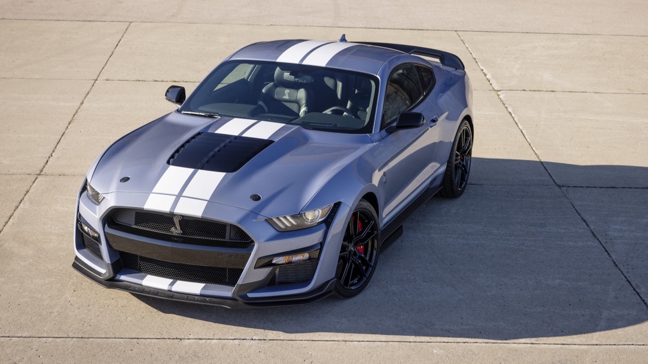 Ford Mustang Shelby GT500 2022 года в новом цвете фото 2 - превью