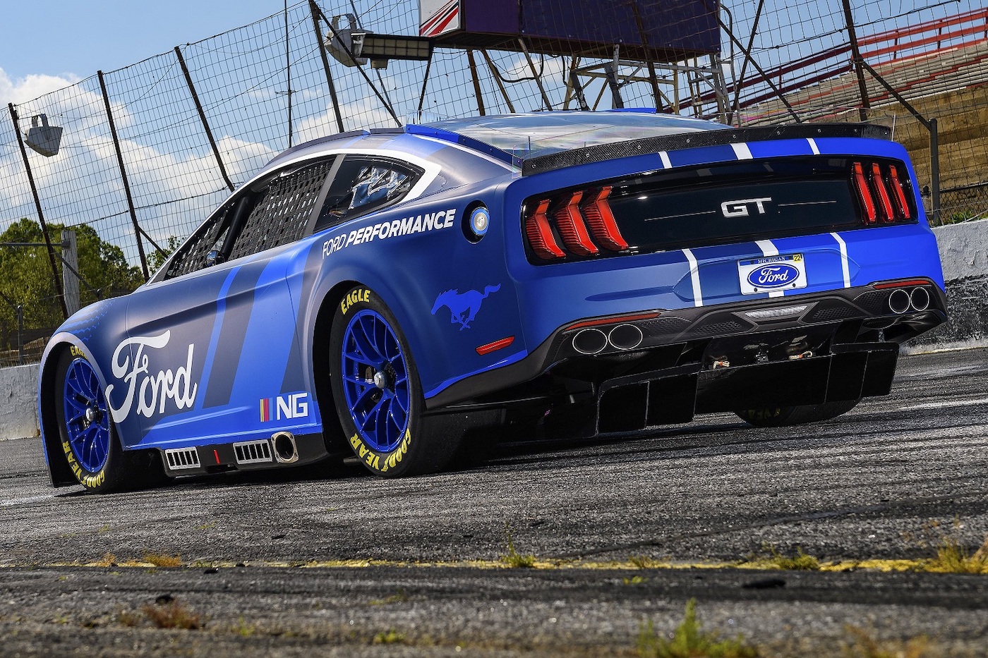 Ford Mustang нового поколения NASCAR фото 1 - превью