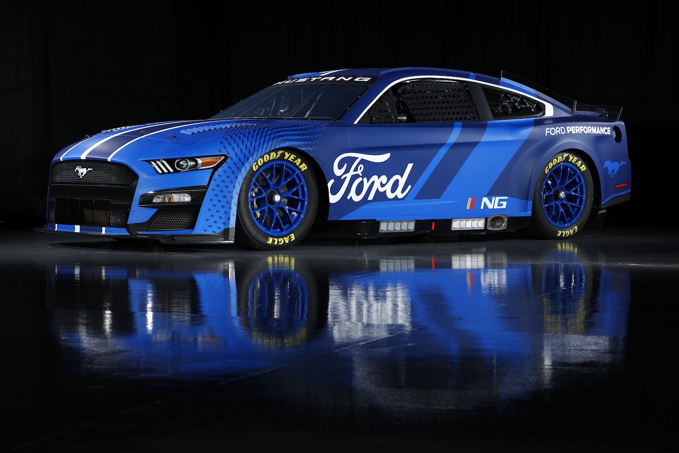 Ford Mustang нового поколения NASCAR фото 2 - превью