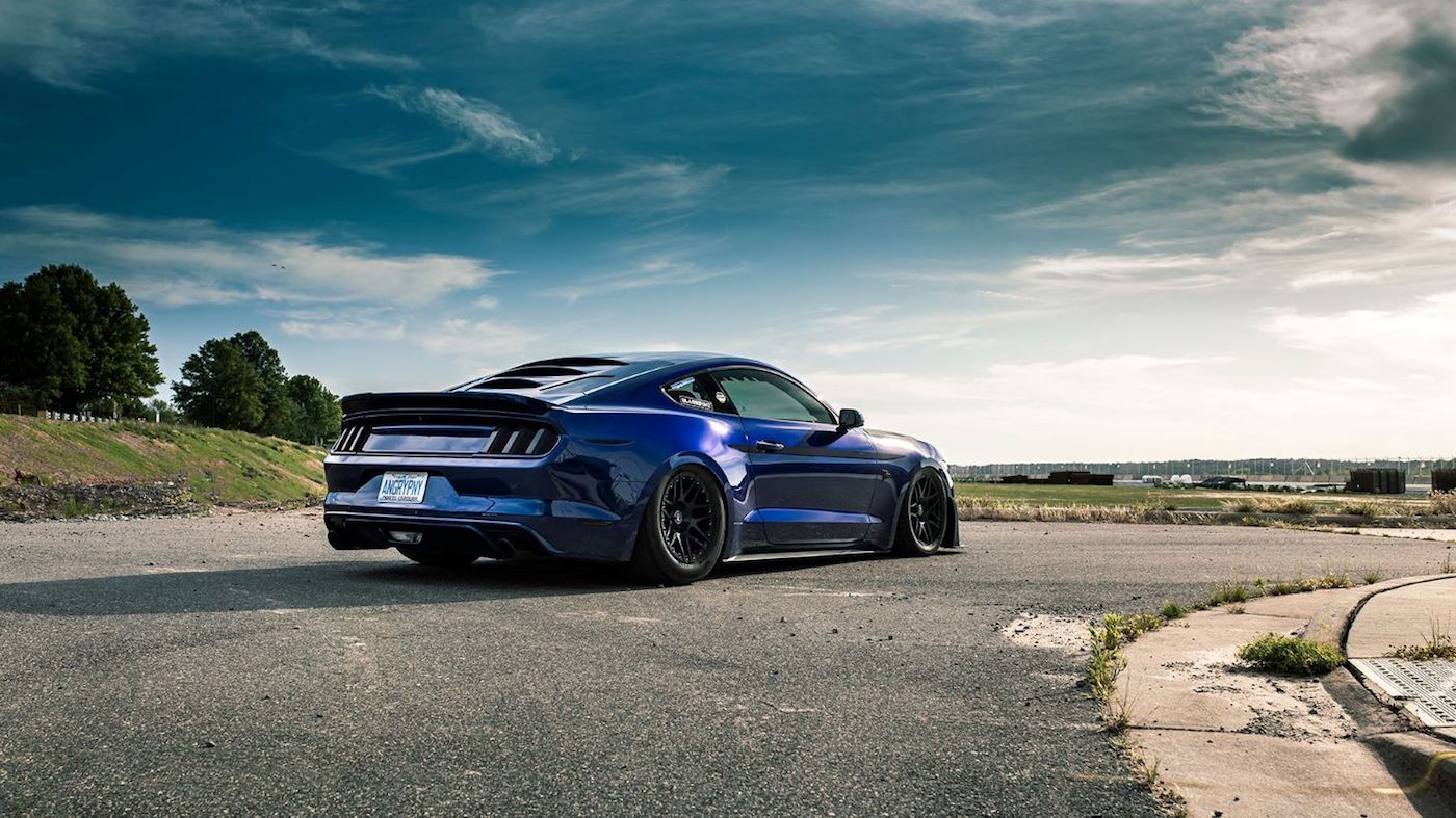Полностью преобразованный Mustang S550 фото 2 - превью