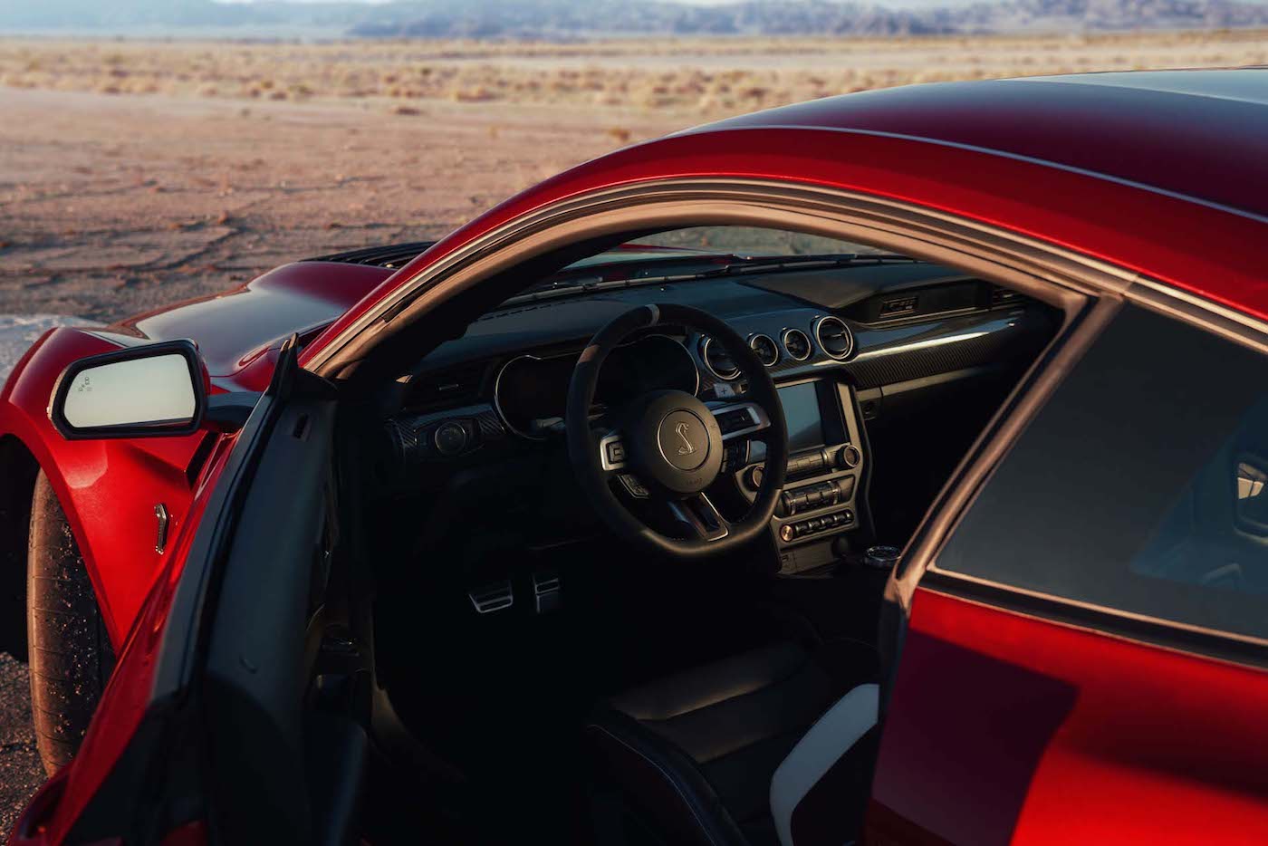 Ford Mustang Shelby GT500 2020 года фото 4 - превью