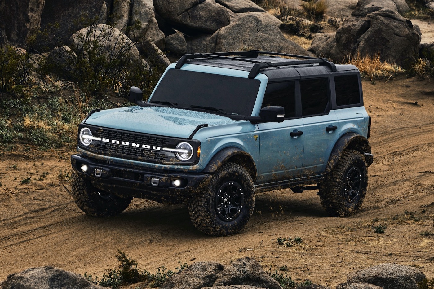 Ford Bronco 2021 года превзошел Jeep Wrangler фото 2 - превью