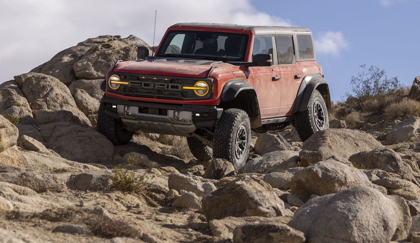 Ford Bronco догоняет Bronco Sport фото 4 - превью