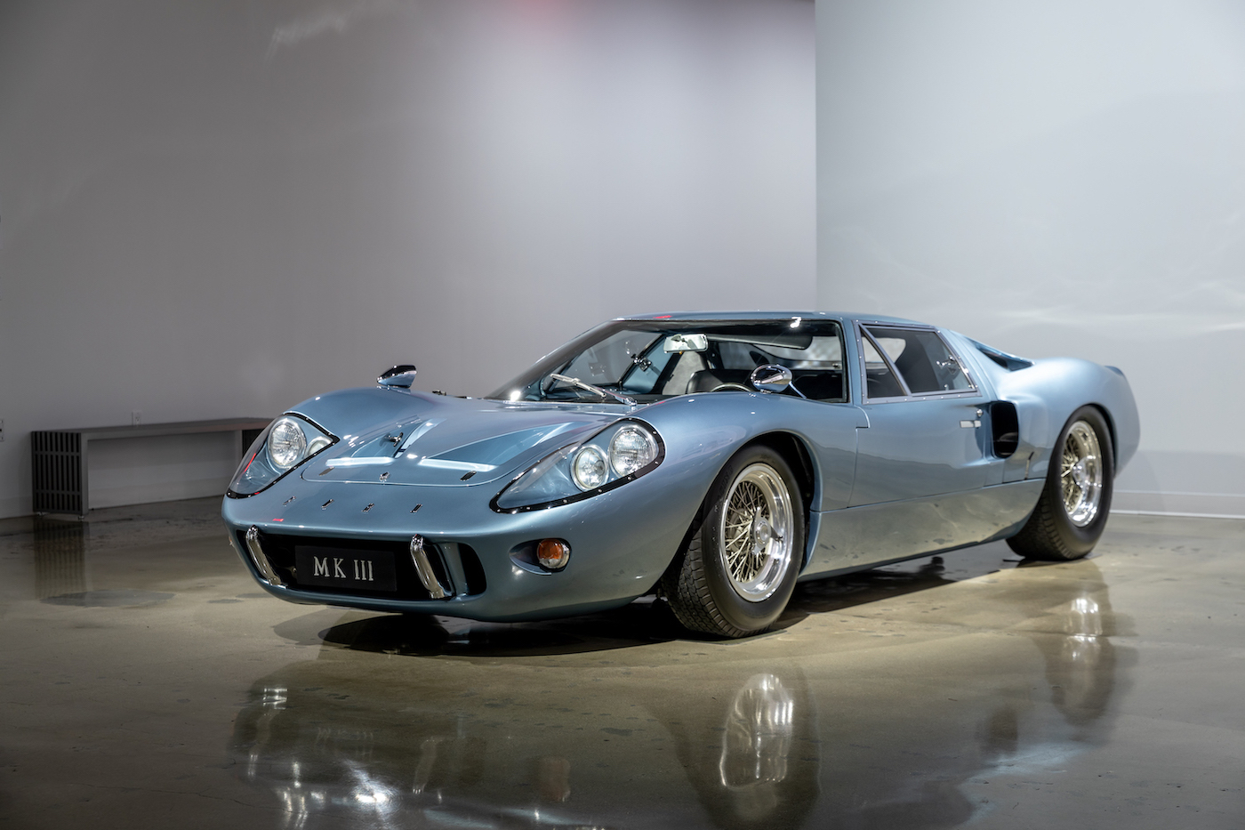 Редкий Ford GT40 MKIII 1967 года в музее фото 4 - превью