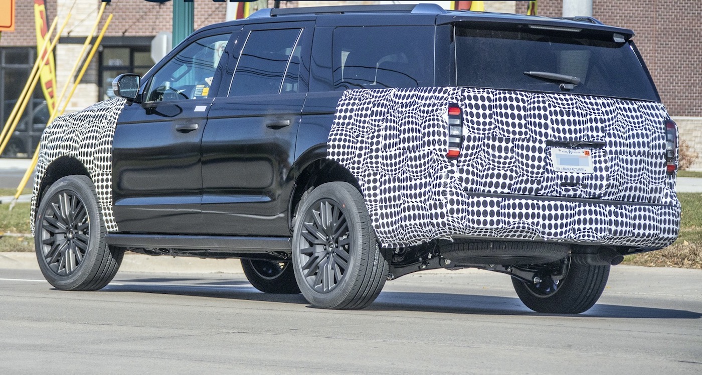 Новые фотографии Ford Expedition 2022 года фото 3 - превью