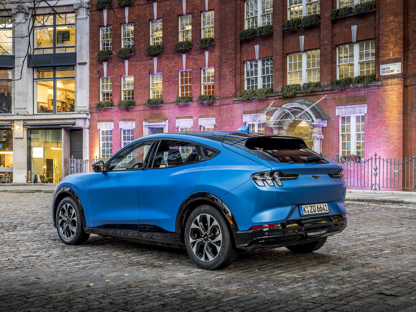 Рендеринг Ford Mustang Mach-E Coupe 2021 года фото 1 - превью