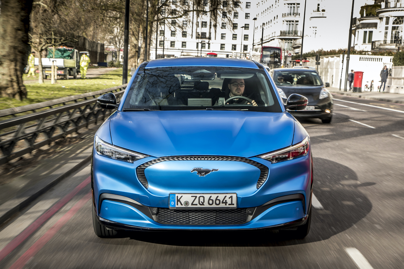 Рендеринг Ford Mustang Mach-E Coupe 2021 года фото 3 - превью
