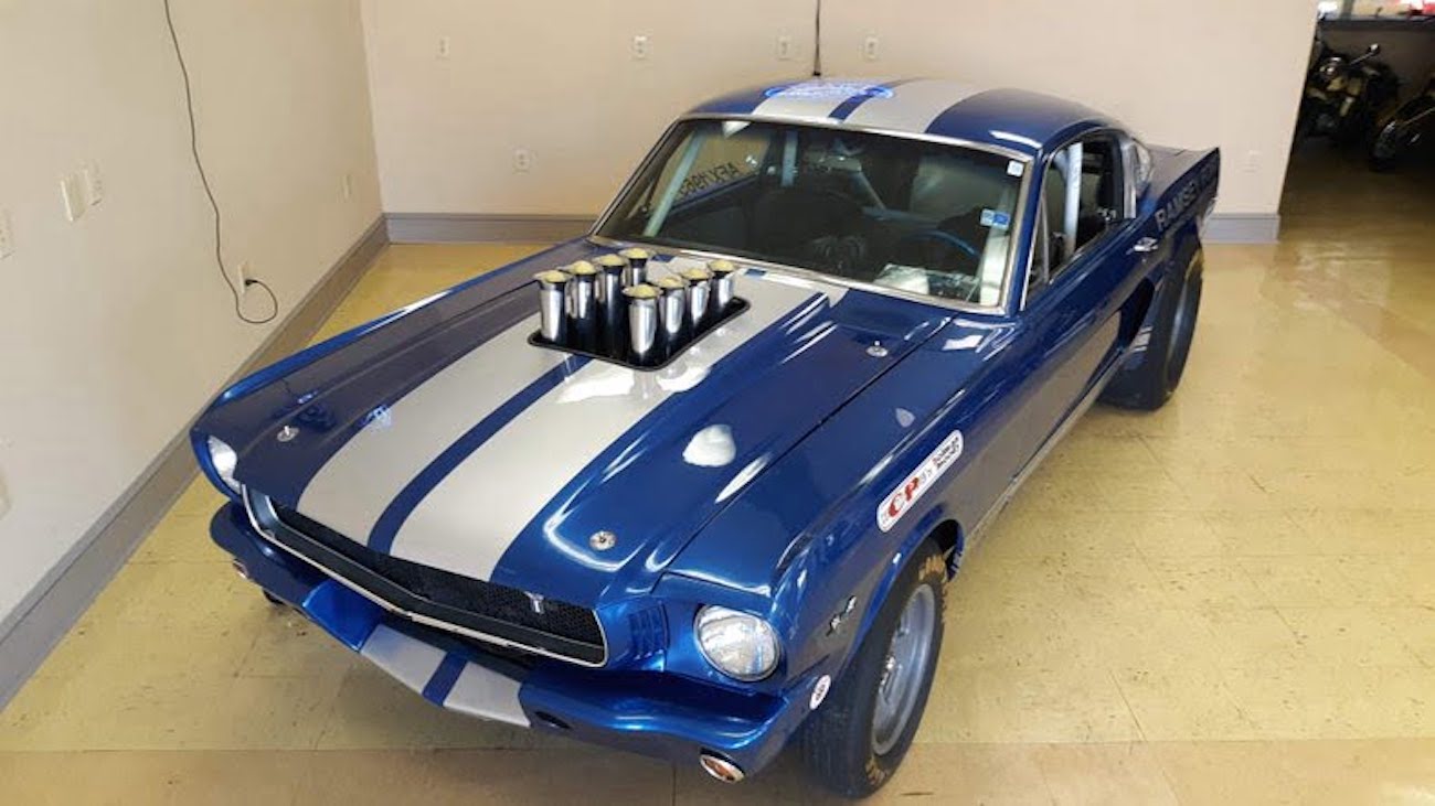 Ford Mustang 1965 года выпуска выставлен на аукцион фото 1 - превью