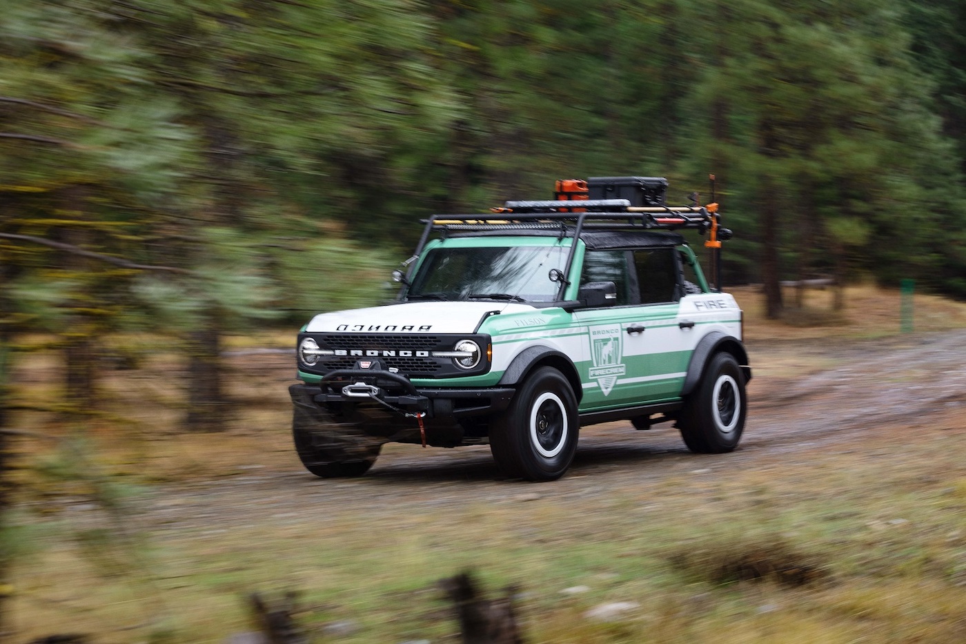 Ford Bronco 2022 года будет доступен в зеленом цвете фото 2 - превью