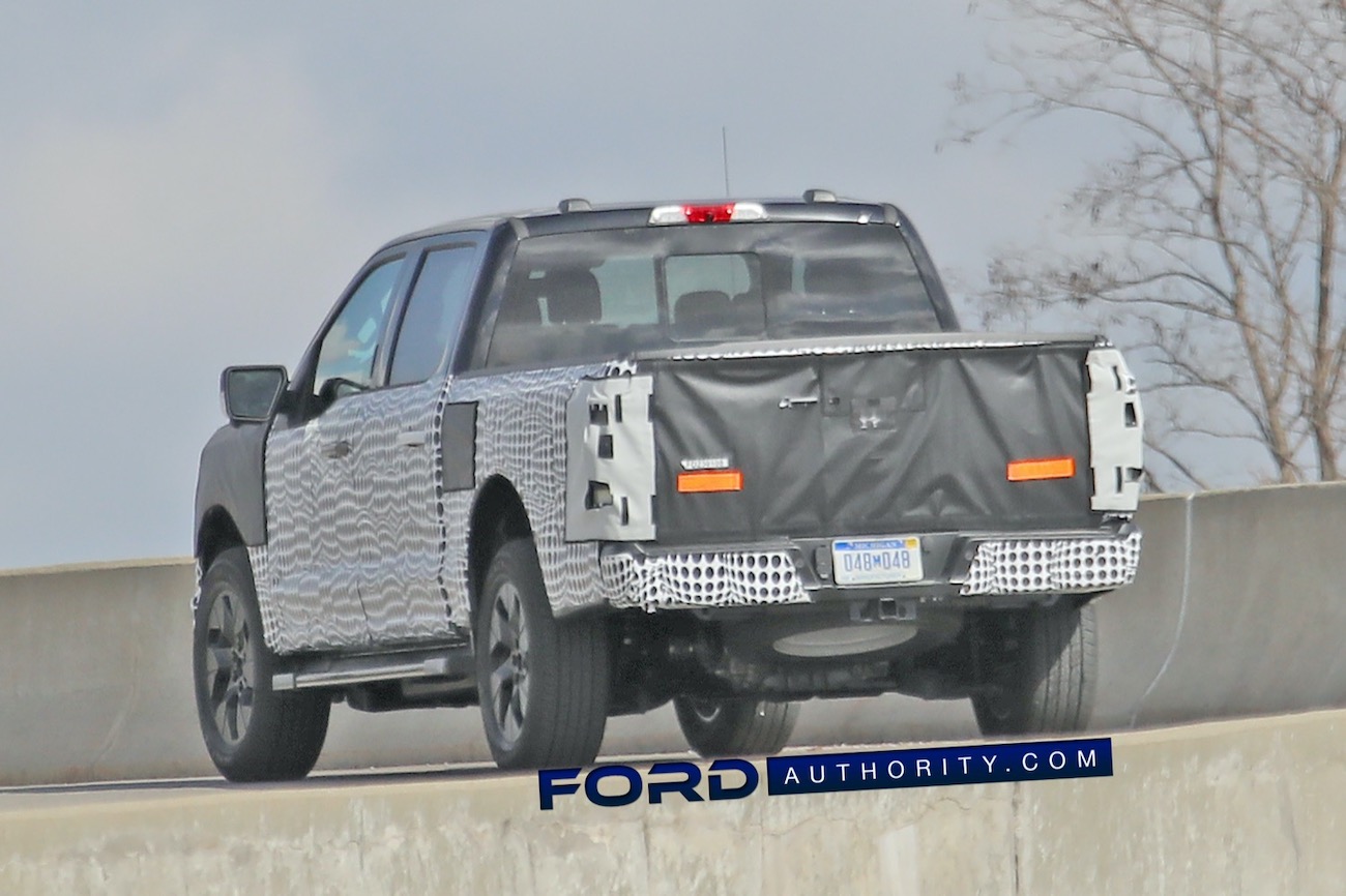 Проблемы с поставкой аккумуляторов Ford F-150 фото 1 - превью