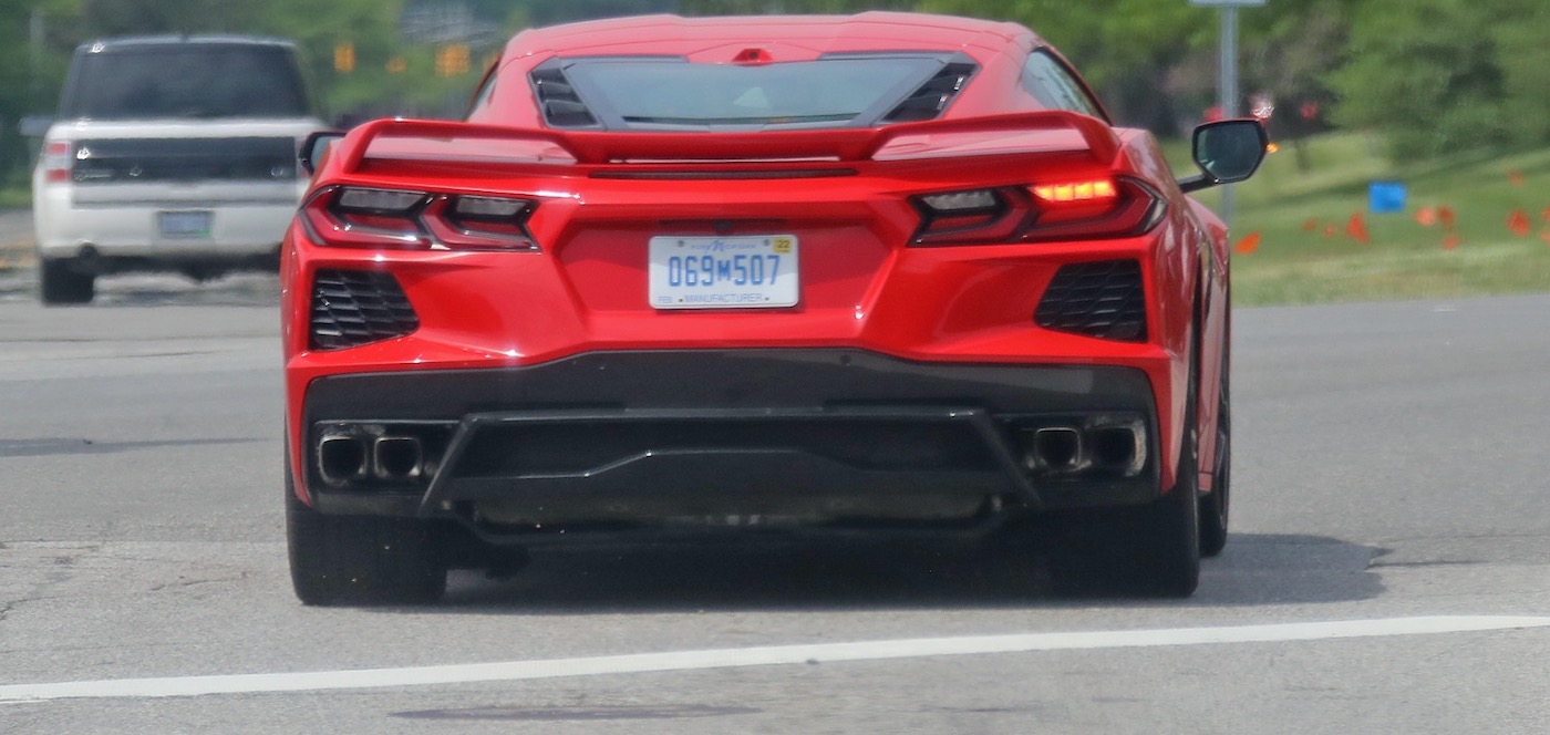 Ford пойман на тестировании C8 Corvette Stingray фото 1 - превью