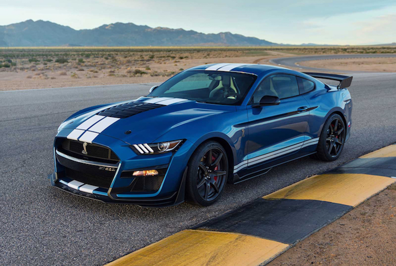 Ford пойман на тестировании C8 Corvette Stingray фото 3 - превью