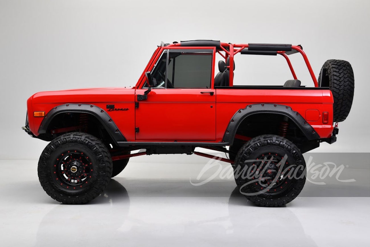Ford Bronco Restomod 1977 года Кевина Харта на аукционе фото 1 - превью