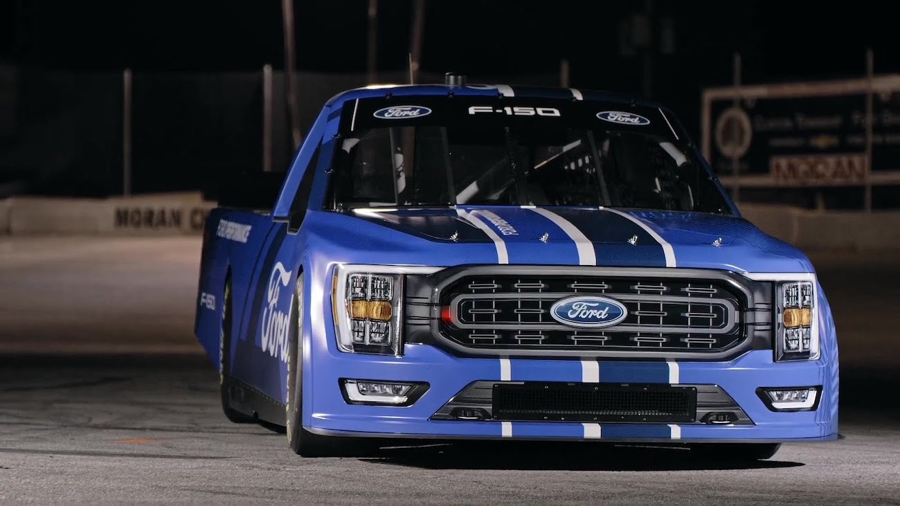 Ford F-150 NASCAR 2022 года фото 1 - превью
