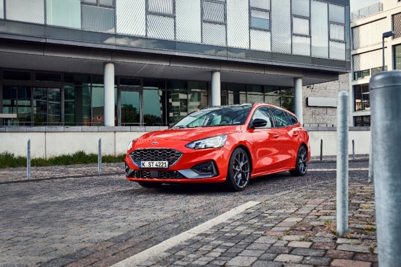 Новый Ford Focus ST универсал фото 1 - превью