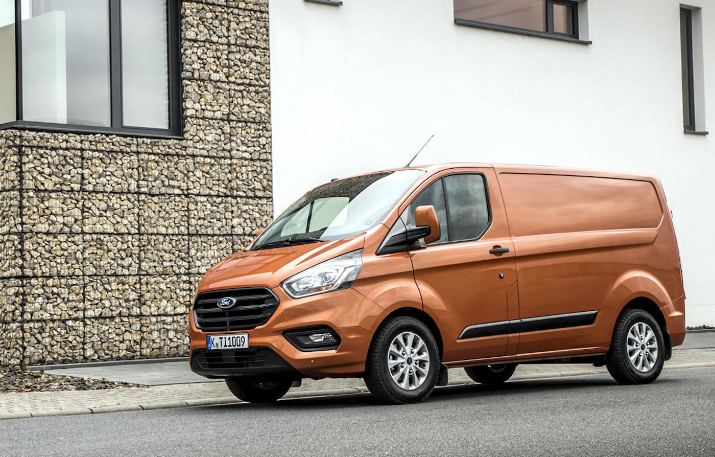 Гибридный Ford Tourneo Custom фото 2 - превью
