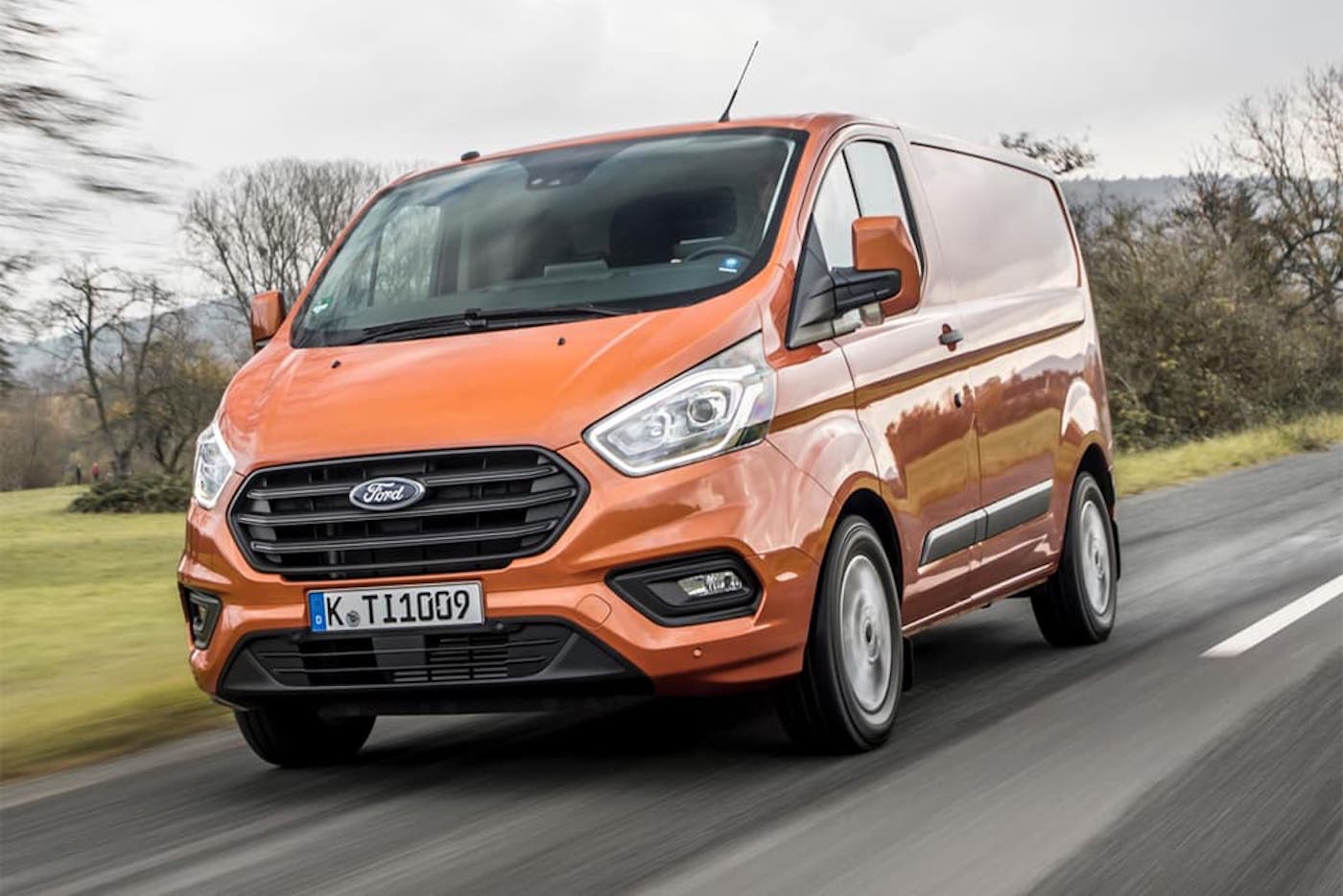 Гибридный Ford Tourneo Custom фото 4 - превью