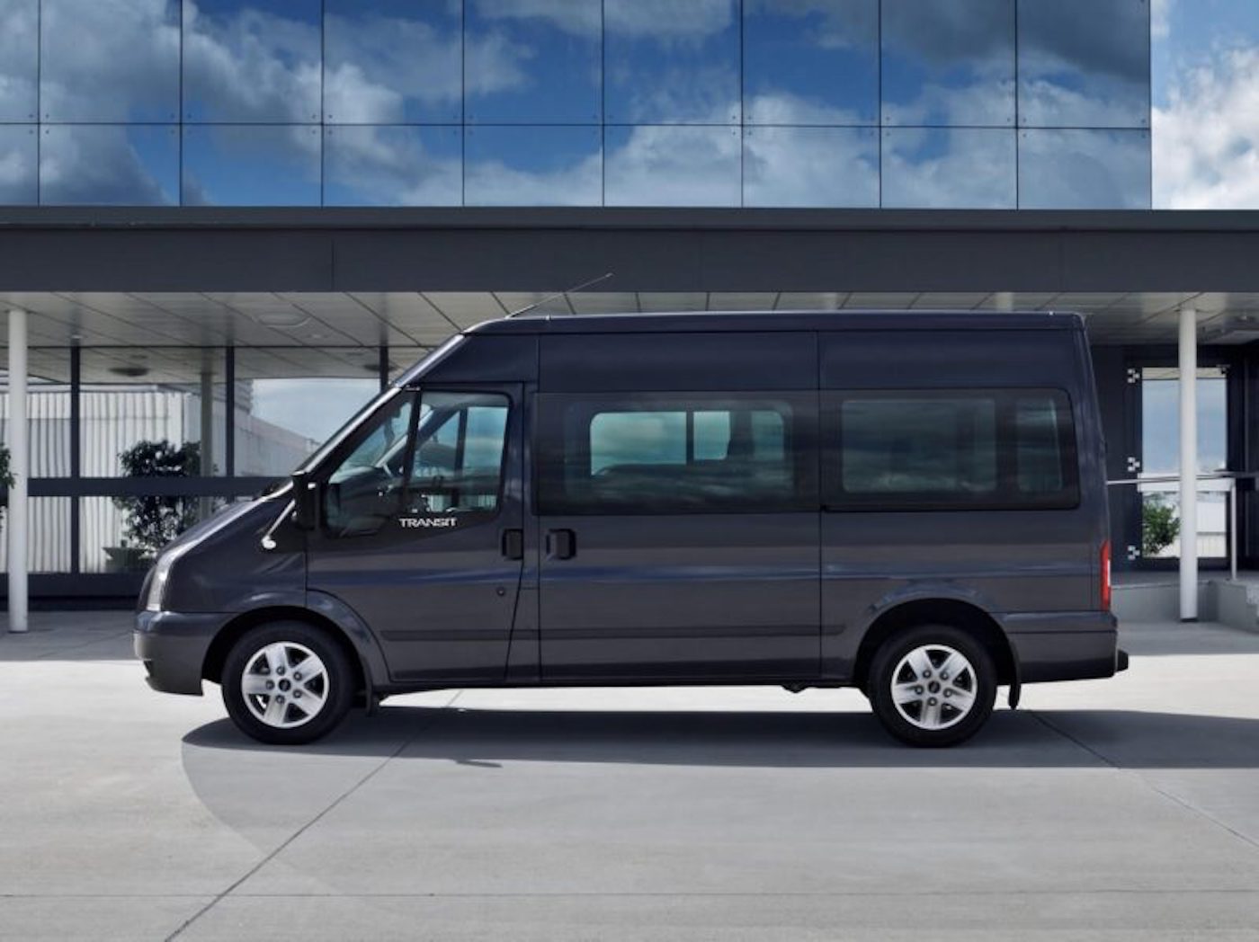 Ford Transit 2007 года - на что стоит обратить внимание фото 1 - превью